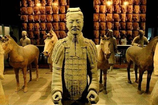 秦始皇▲皇帝驾崩后，为什么陪葬的妃嫔双腿总是分开，她们在死前到底经历了什么？