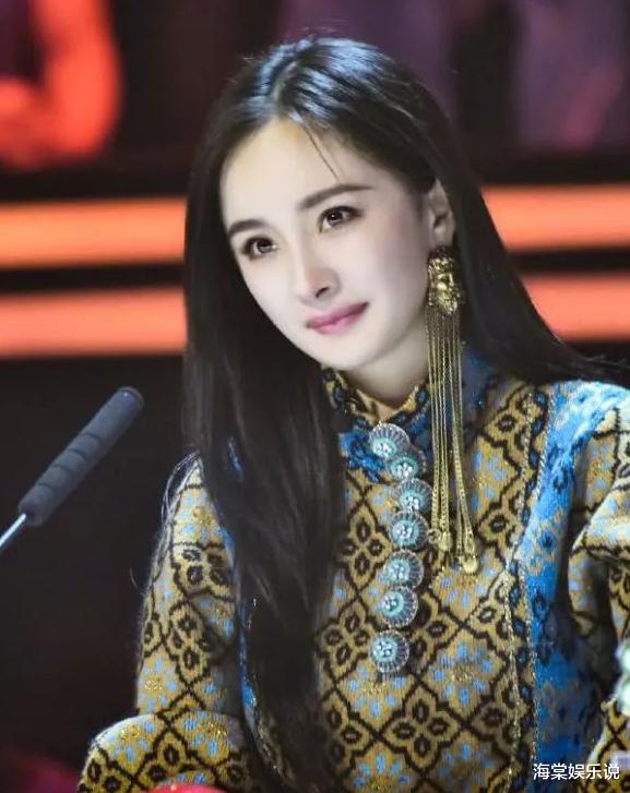 「杨幂」杨幂真的受委屈了！被变态仰拍大腿根儿，这种刁钻角度也拍得出来