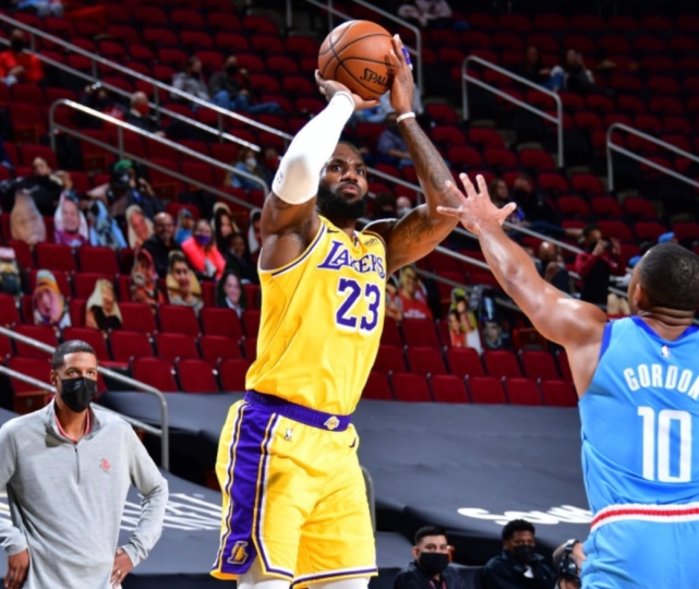 勒布朗·詹姆斯|聯盟第一！湖人統治力太強，詹姆斯還沒發力，數據完勝哈登