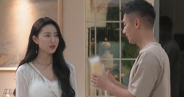 薛逸星|心动的信号：女四华丽出场，看到薛逸星看她的眼神，郑琴心慌了