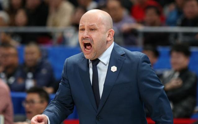 【中国篮协】盘点CBA尚未归队外籍球员及教练：14队受影响 4名主帅暂未入境