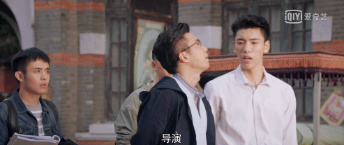 恋爱脑|恋爱脑、演技烂、耍大牌，她怎么红的？
