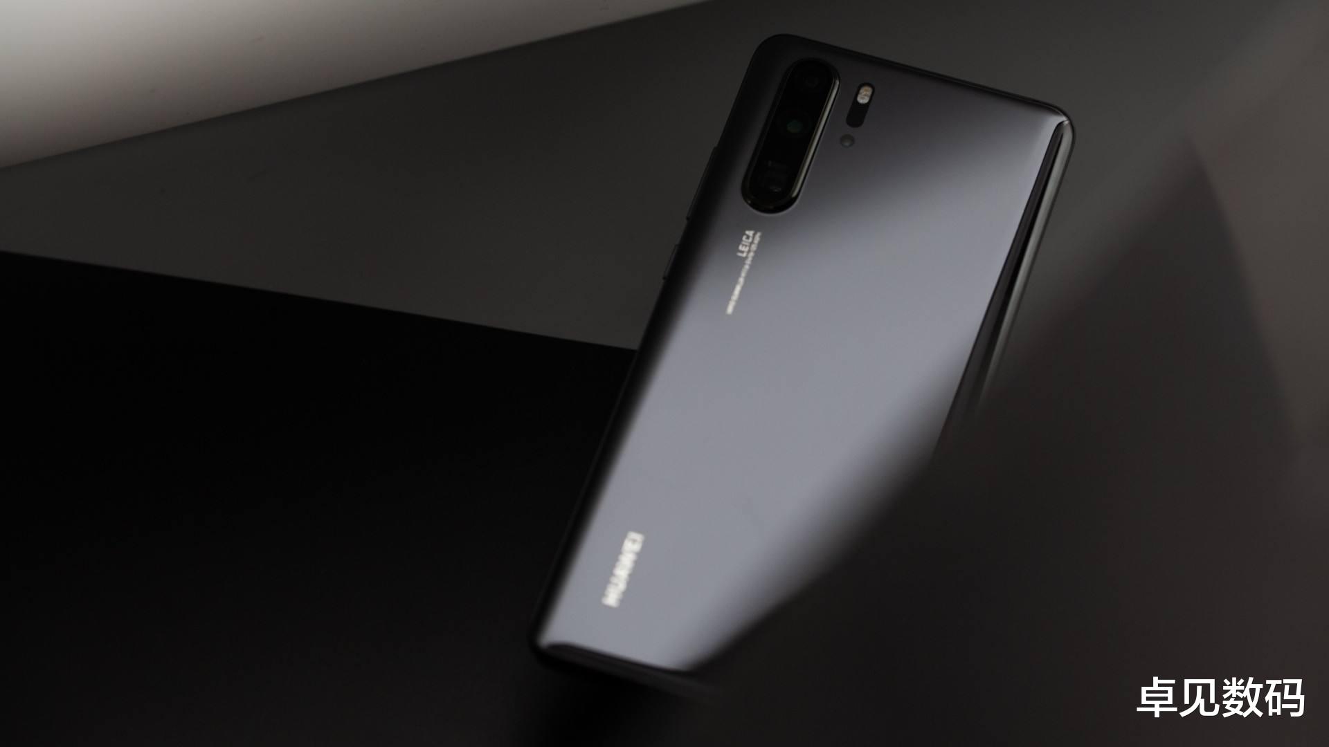 华为|华为发飙,麒麟980降下1700元,还是8+256G版!