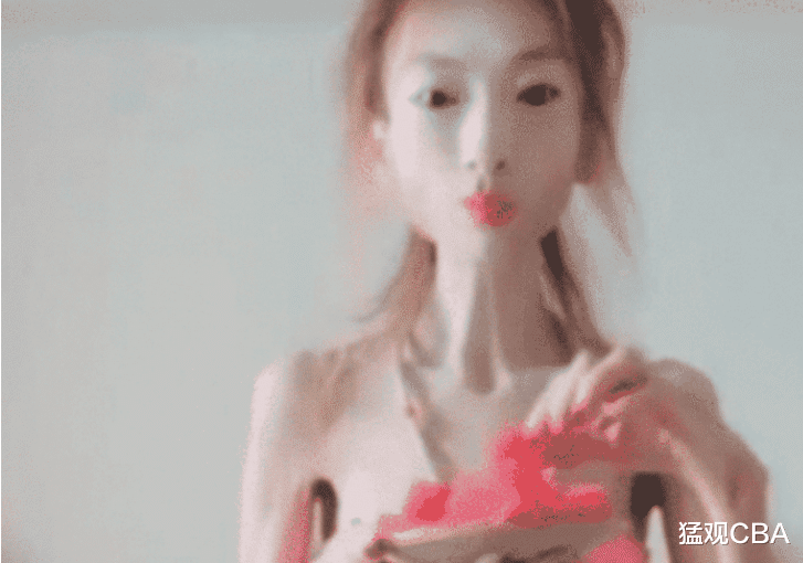 女孩|抖音“皮包骨”女孩火了，当看到最后一张图，网友：这谁还敢娶？