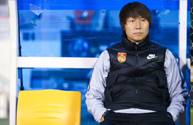 埃尔克森▲斯科拉里表示愿意接手,国足12能否突围,仍旧需要指望大牌外籍教练?