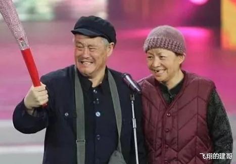 『赵本山』2006年春晚，赵本山严重失误，宋丹丹看似淡定，其实犹如五雷轰顶