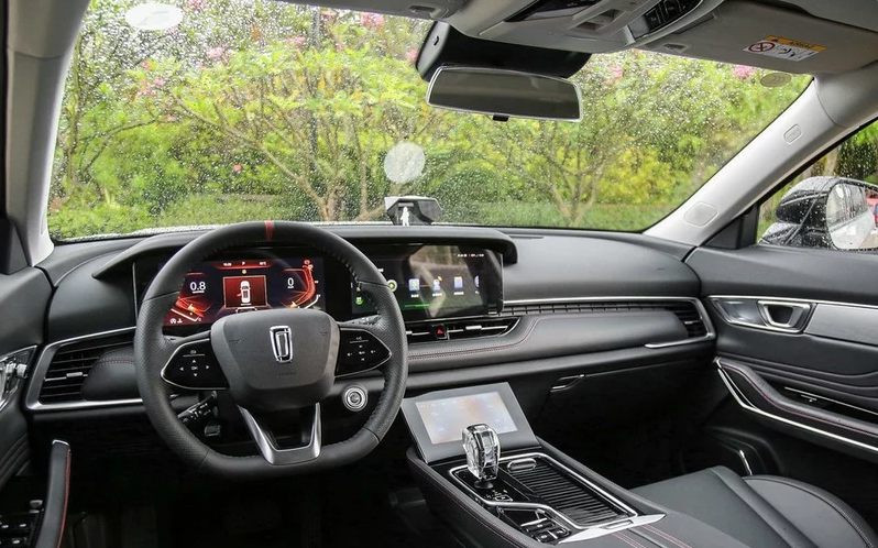 奔腾t99|预算不够？不如来看看国产颜值高大空间的SUV