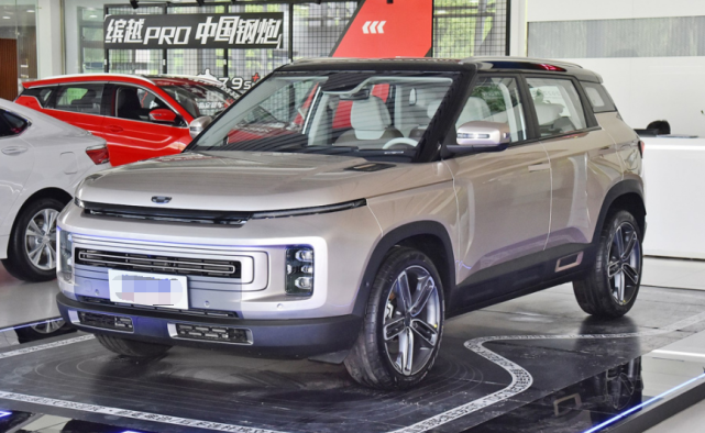 「李书福」李书福拿出“硬菜”火了！12万却有50万豪华感，30天狂甩2.7万辆