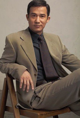 反派▲香港影坛“第一反派”来内地讨生活，娶小20岁娇妻，61岁显落魄？