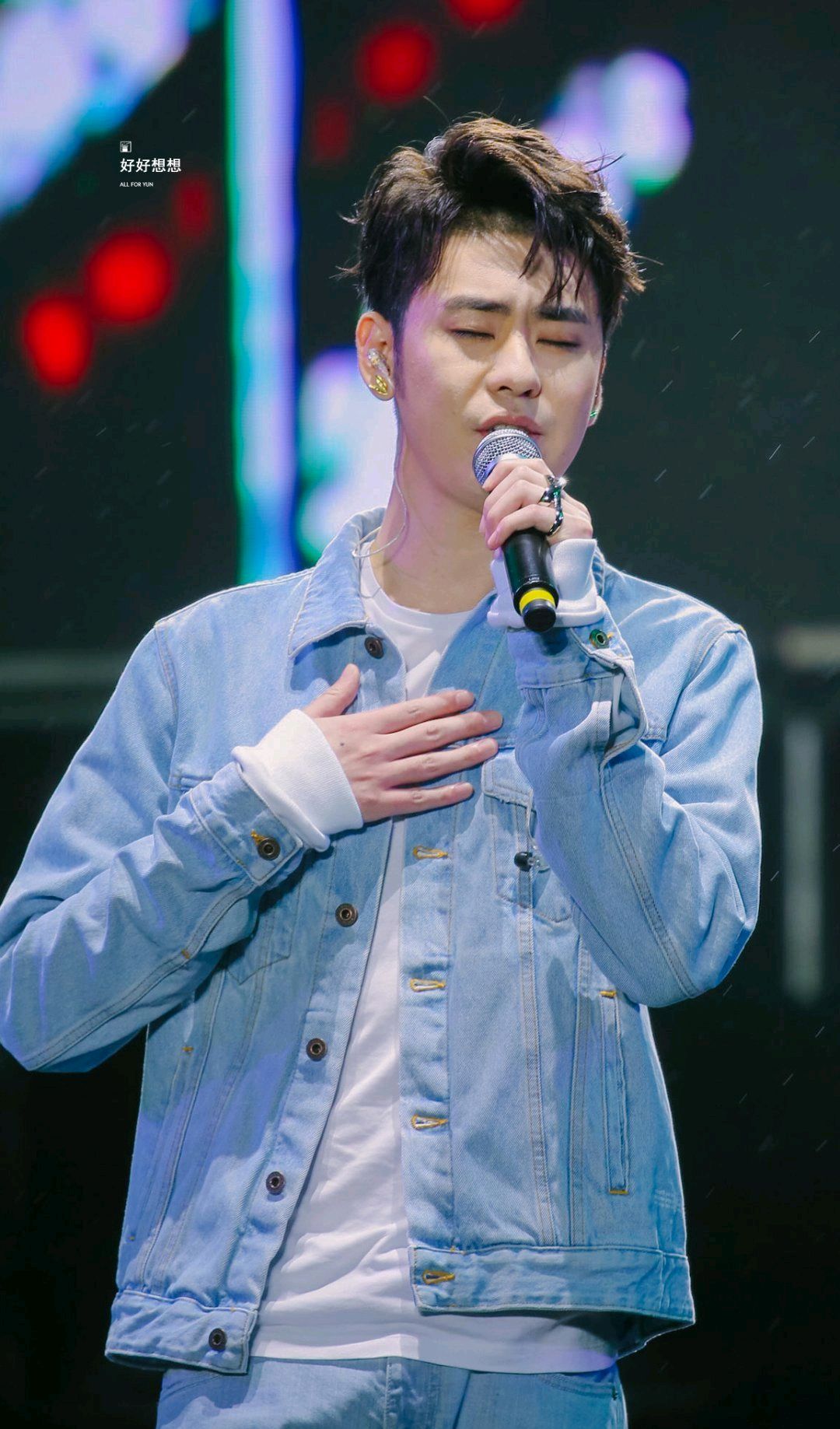 音乐节|张云雷首次音乐节乐队绿海，不带耳返，粉丝：习惯了，啥时候带过