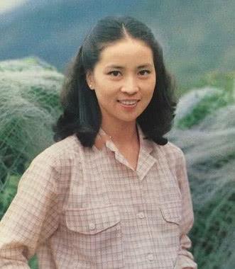 冯小刚|生子前一天和成龙领证,婚后分居18年,林凤娇没你想得那么简单