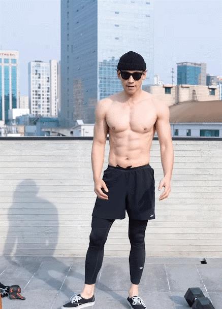 郑智薰▲穷小子被断言红不了,如今登顶亚洲舞王,娶走韩国第一美女