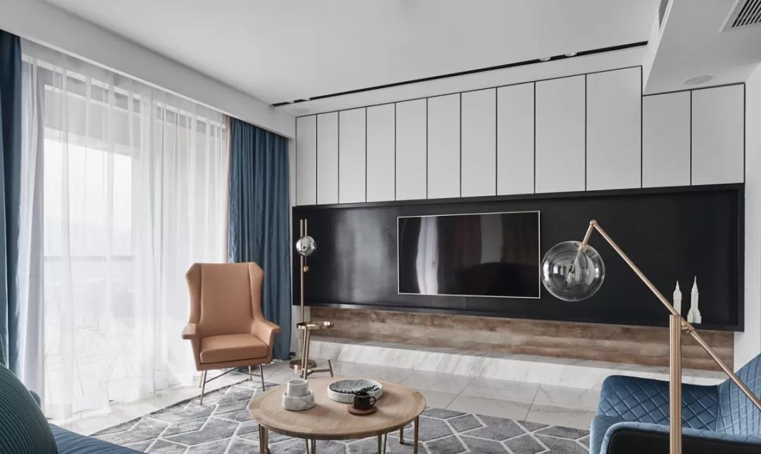 『』客厅和阳台之间有做推拉门，窗帘应该怎么装？