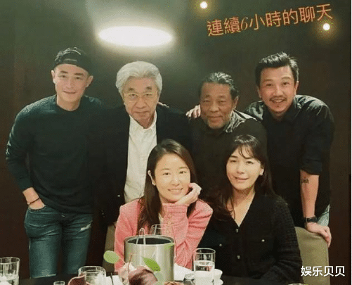 林心如|林心如素颜近照,长发披肩穿粉色外套,不开美颜滤镜小麦肤色也美