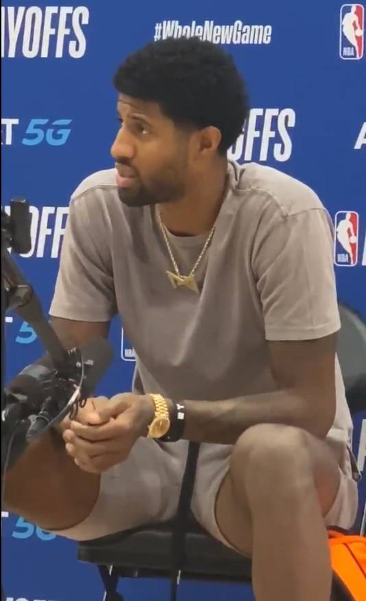 快船队|心态崩了！路威三问快船全队，小卡罕见发怒，泡椒不爽：下一个问题！