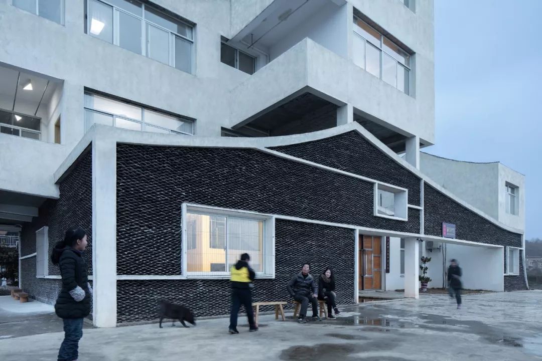 今年过年，如何让父母实现住房自由？三个年轻人用极低成本做到了