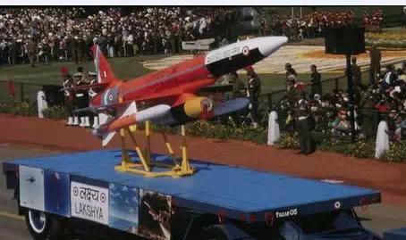 【】阅兵呢，能不能严肃的看完？！