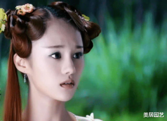 安悦溪：“非人类”专业户安悦溪，新剧演上古凶兽，看到男主：收视稳了！