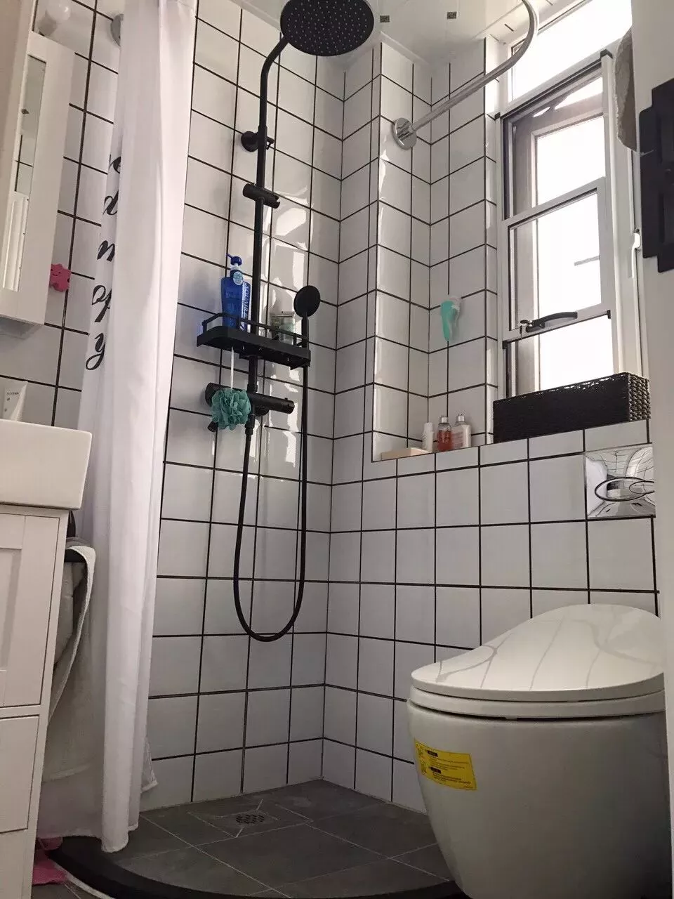 迷你的小户型卫生间，就算做不了干湿分离，也要很好看