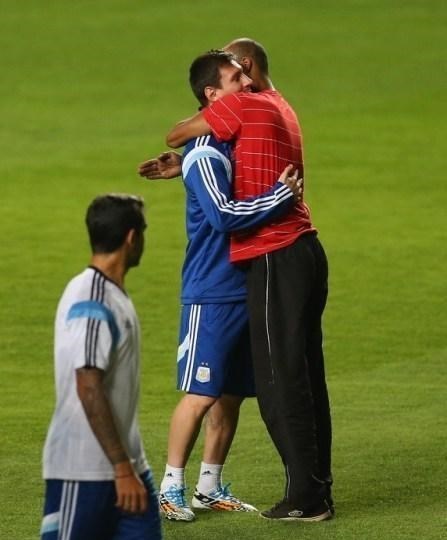 梅西|梅西和巴萨一君子协议曝光：俱乐部不许他下一站去“豪门球队”？