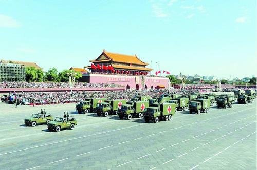 自动步枪|中国阅兵时，为什么解放军队伍都是由东向西走，专家：有4个原因