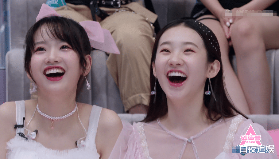 滤镜:《创造营3》滤镜有多厚?看到学员路演生图下的腿,再也不羡慕了