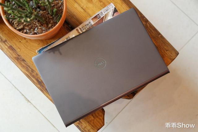 戴尔灵越|戴尔灵越7000体验 4K屏加硬实力打造高性能办公生产力工具