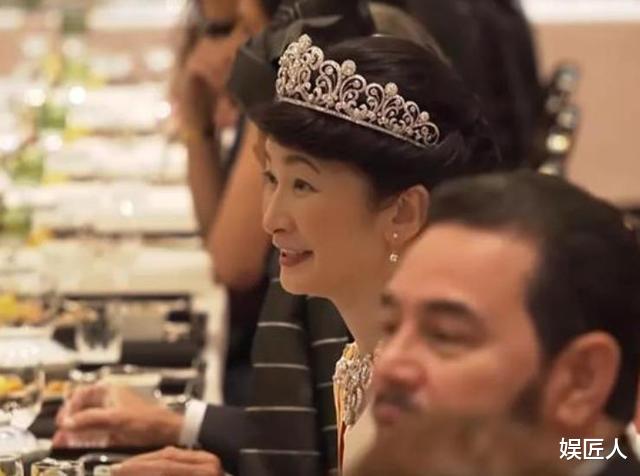 不寒而栗|32岁纪子妃访华艳冠全场，眼角弯弯招人疼，如今笑起来却不寒而栗