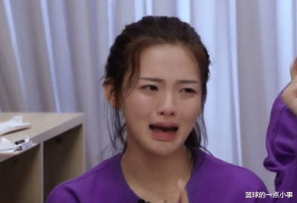 杨超越：101里杨超越的颜值还是最为拔尖的，而且是无攻击性的建模脸