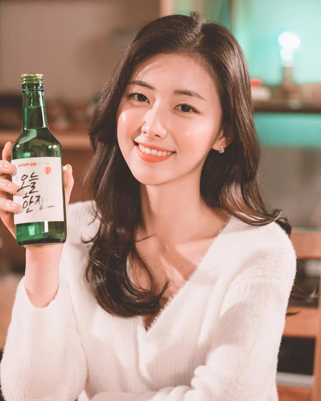 iu|艳压秀智、IU，素人模特破天荒拿下烧酒代言：金主也为美貌屈服