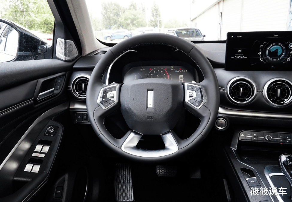 魏建军■魏建军再甩“王炸”，配奔驰内饰，配四驱+差速器，2.0T爆227马力