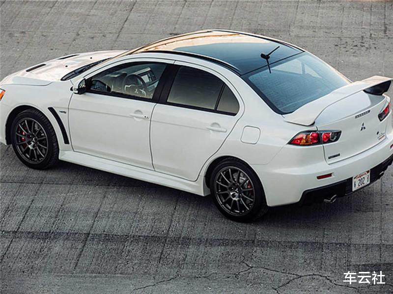 三菱|小伙撞上一辆三菱,霸气提出3000元私了,车主:你准备卖车吧!