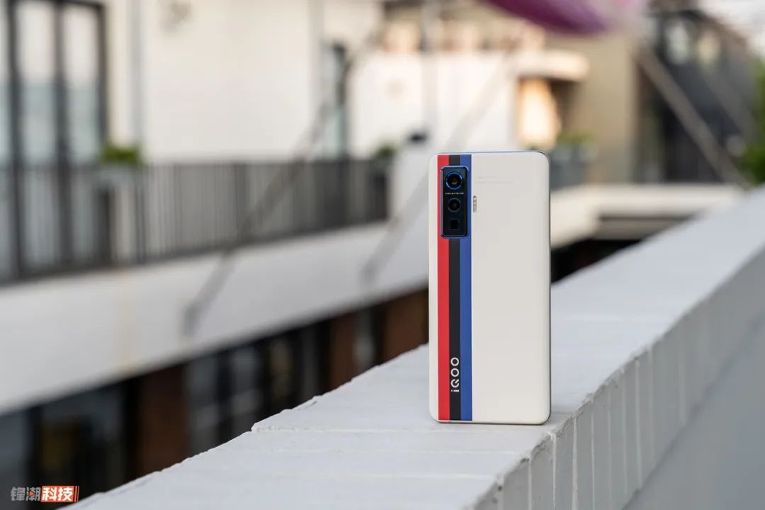 iqoo|这可能是本周开卖的最好看的手机了