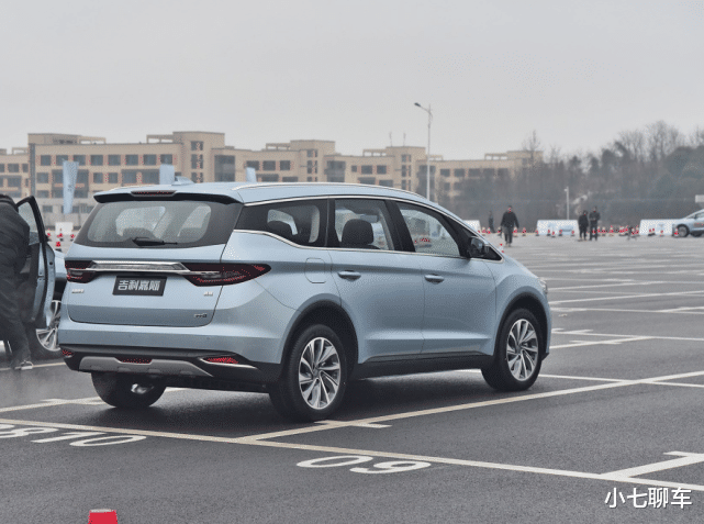 「吉利」吉利又成功了!1.8T+48V轻混,大气不输本田奥德赛,9.98万