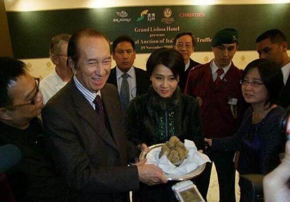 何猷龙|何鸿燊葬礼流程曝光：发言人是何猷龙，而不是何超琼说明家庭地位