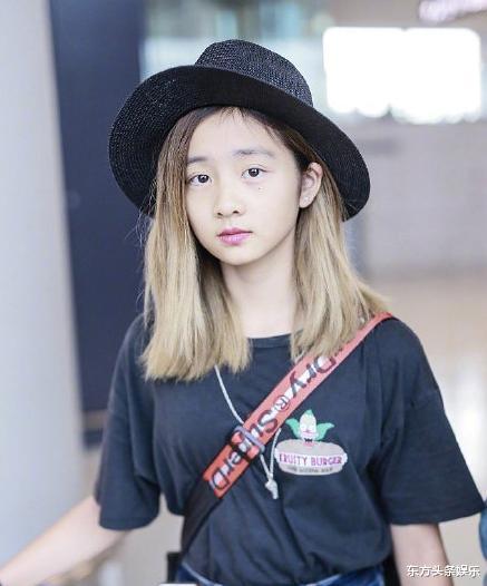 [黄忆慈]黄磊女儿多多被同学爆料：本人忧郁有些假，也没有精修图漂亮