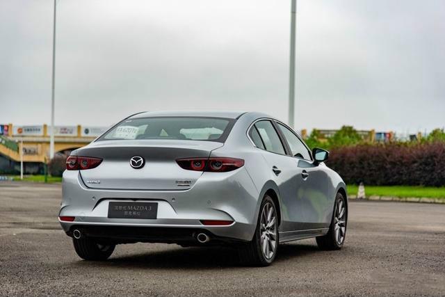 「昂克赛拉」马自达终获成功！30天卖了8094台，不降价的昂克赛拉也挺香