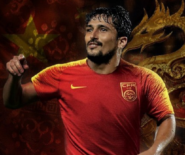 李铁:李铁点评洛国富有两个优势,透露原本想征调阿兰,确认两场热身赛