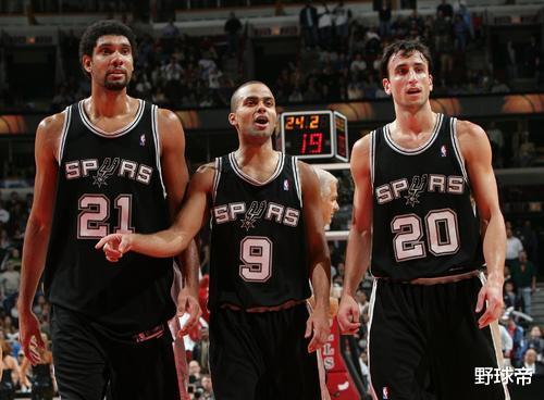 马刺队▲13年热火对马刺总决赛抢七,韦德23分,波什0分,而詹姆斯是这数据!