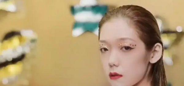 美容|硬糖少女303彩妆大片，全员怼脸拍，张艺凡妆容太成熟