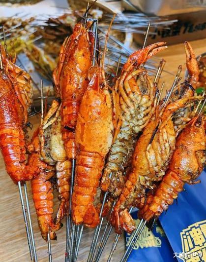 『小龙虾』今年的小龙虾为何没人吃了？我买了12斤虾，店家才终于告诉我原因