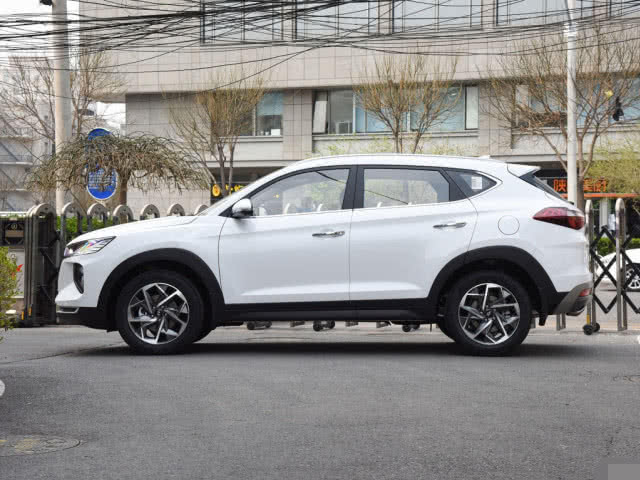 『本田CRV』当年售价17万,如今一降再降,起售只需12万,这还要啥CR-V