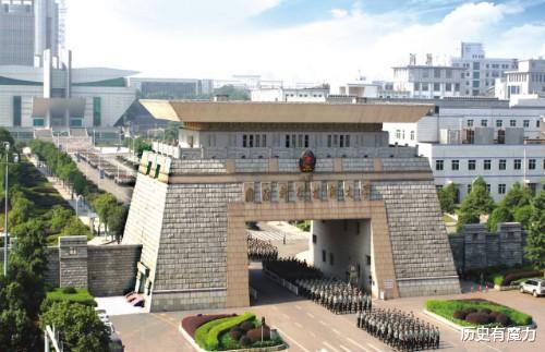 核武器:中国美女博士立大功,此武器比核武器还要恐怖,美国因此坐立难安