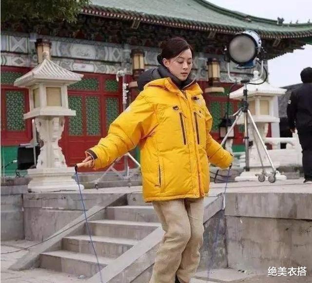 跑步▲50岁伊能静不惧岁月催老，身材宛若少女，坦言：瘦身干货就这两点