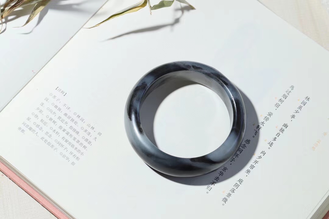 |你应该这样选——和田玉手镯