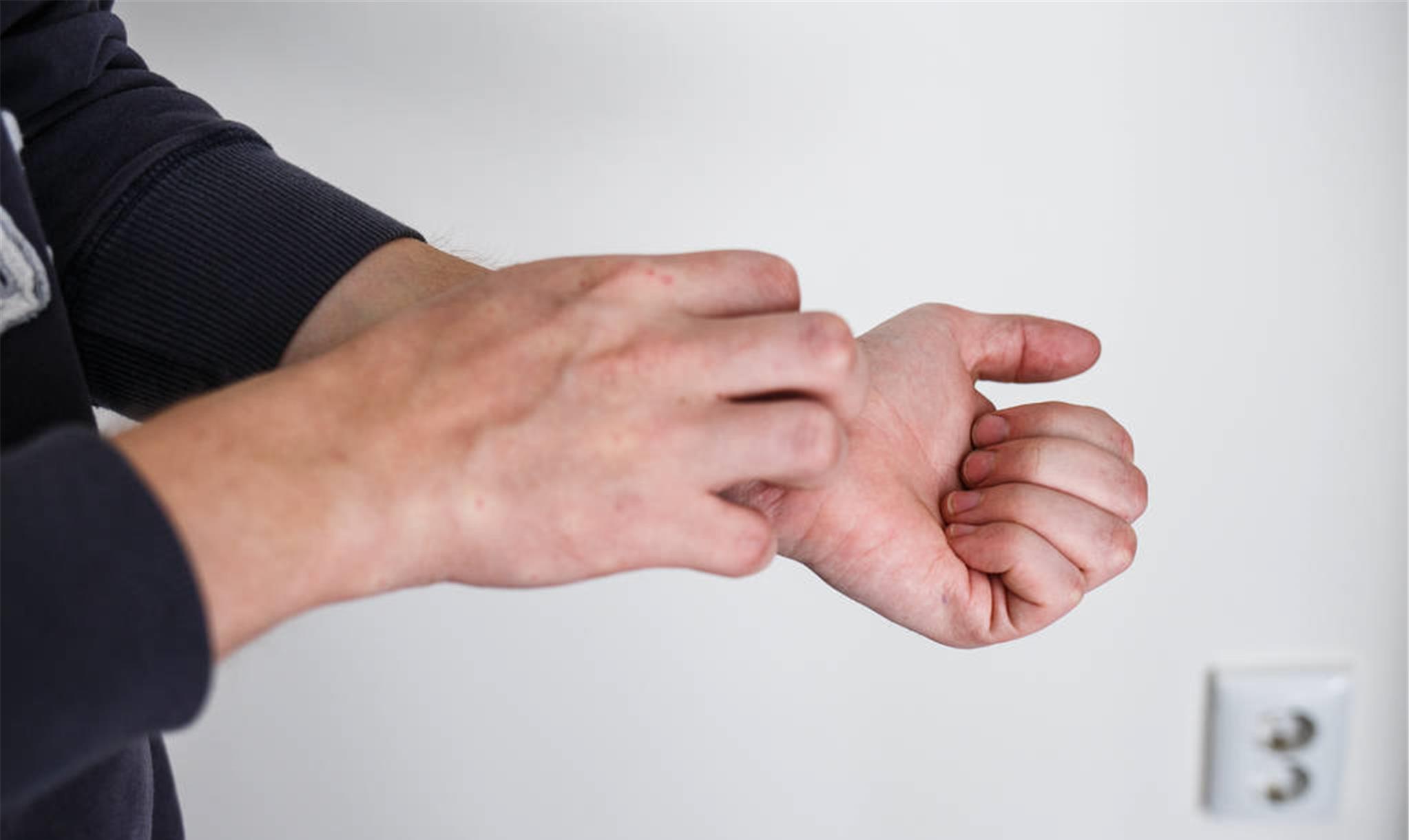 肝癌|长期吸烟的人，若出现这些“丑态”，或是肺在恳求你：快戒烟吧