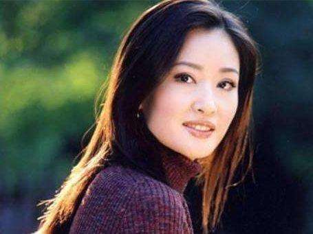 李泰龙|当年拍“喂奶戏”不用替身，惨遭网友责骂淡出娱乐圈，今52岁沦为路人