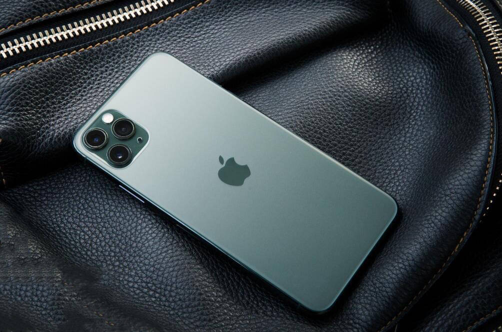 iPhone：买苹果手机不可盲目，这三款入手价值不高，我劝你别入坑了！