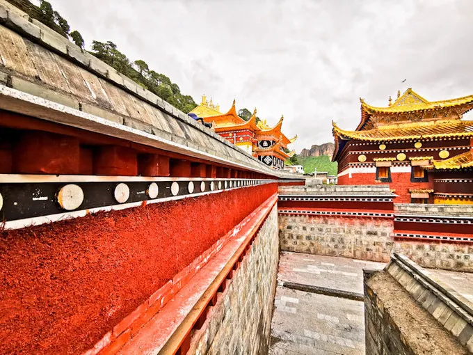 66号公路▲中国的66号公路！这条藏在川西的草原天路，每一帧都是流动的大片|思鹿旅行推荐