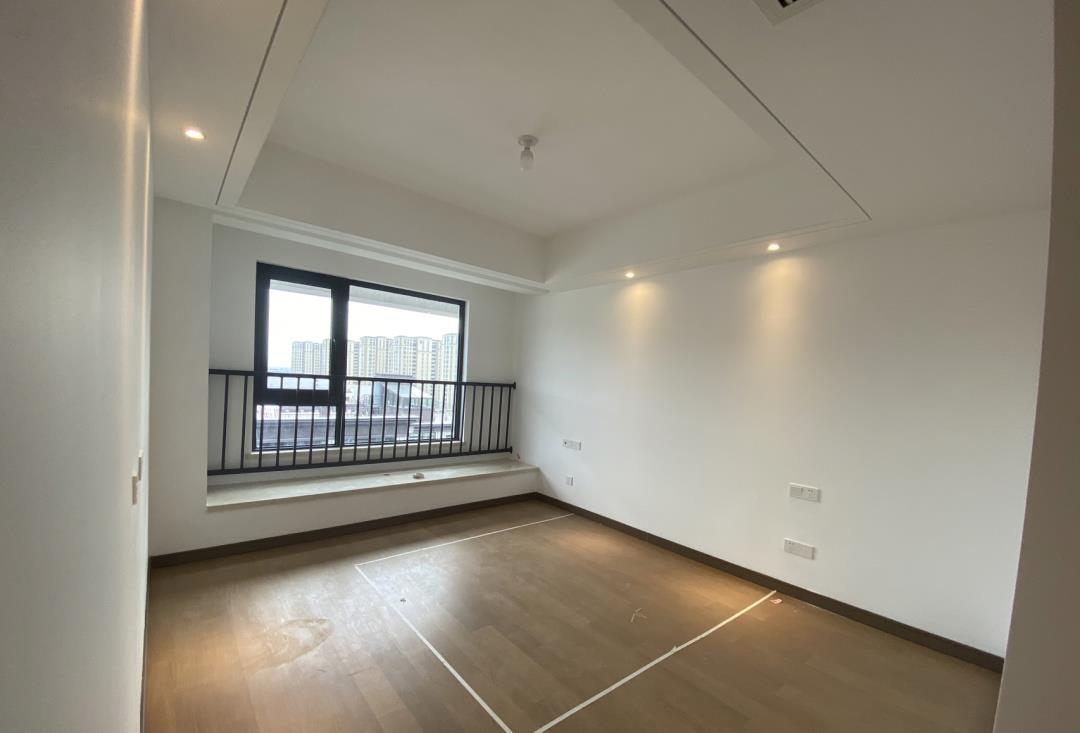 大门|期待已久的精装房收房啦，效果很漂亮，露天阳台太喜欢了，很满意